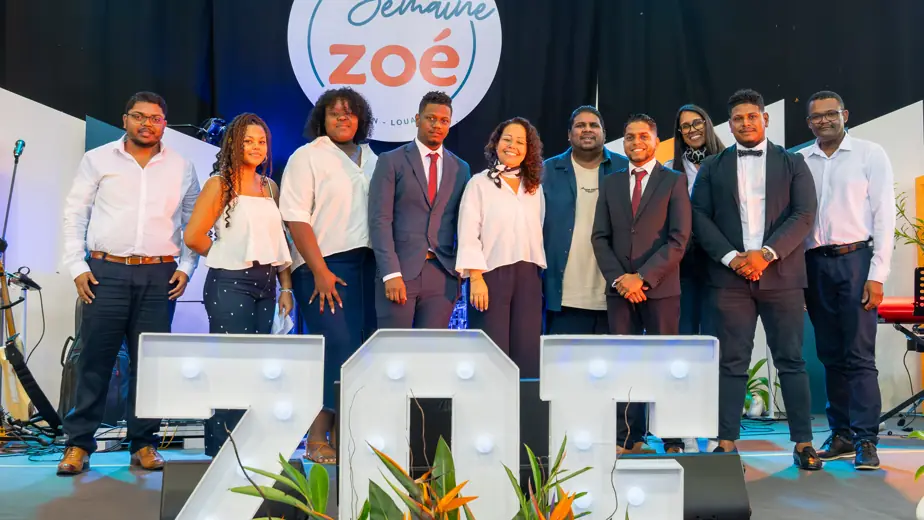 L'équipe de la Semaine Zoé réunie sur scène